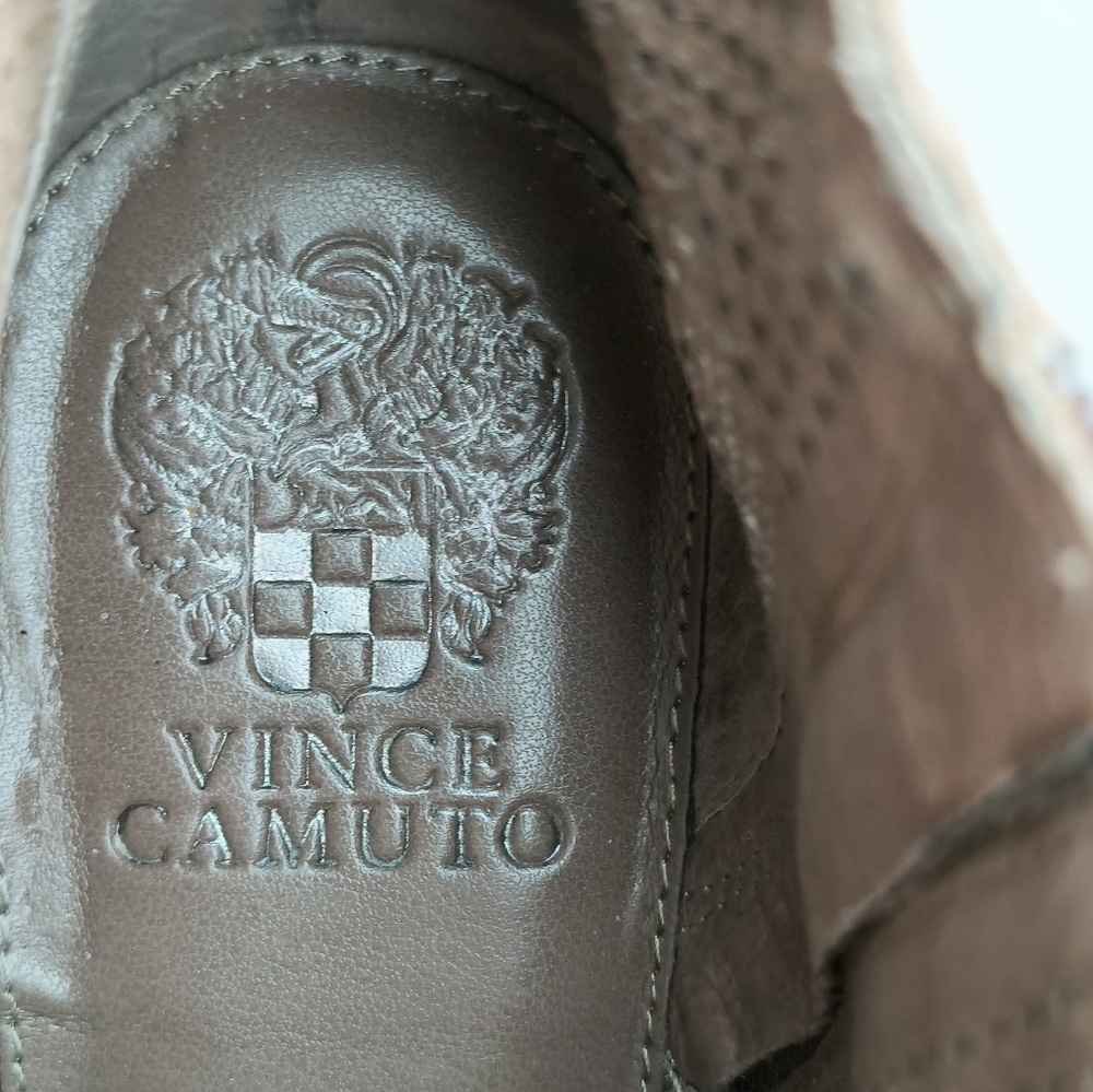 Vince Camuto Perforated Ankle Booties Almond Toe Women's Size 8.5M Tan - Picture 5 of 13